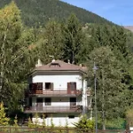 Blue Mountain Daire *